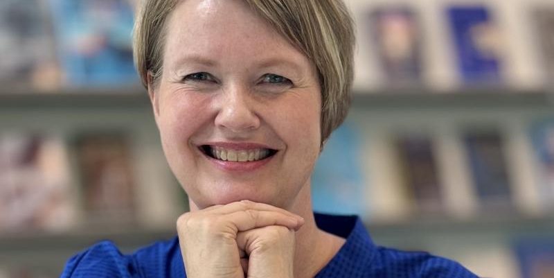 Foredragsholderen er Birthe Hvid Iversen som er uddannet ergoterapeut og bibliotekar/informationsspecialist.