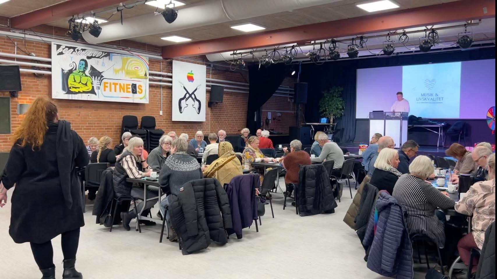 Musik bingo i salen